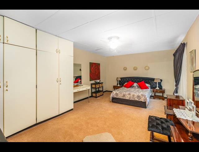 6 BEDROOM FREEHOLD FOR SALE IN SUNWARD PARK